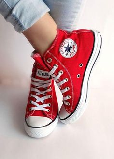 Converse All Star Red High Top Boty Converse, Converse Haute, Converse Hightops, Converse Outfits, Yellow Vans, Red High Tops, Sneaker Outfits, Tennis Shoes Outfit, High Top Converse