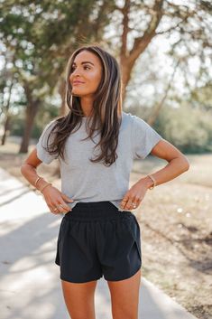 Everyday Cropped Tee (Boulder) Cute Mom Athletic Outfits, Nichole Huntsman Short Hair, Cute Summer Legging Outfits Casual, Summer Active Wear Outfits, Crop Top Tee Outfits, Women’s Chambray Shirt Outfit, Active Shorts Outfit Summer, Modest Sporty Outfits Summer, Summer Fitness Outfits