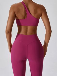 PRODUCT FEATURES: Butter Soft Fabric. One Shoulder Breathable.? quick-dry. moisture absorption. Wear-tested by our in-house team for the perfect fit. FABRICATION: 78% Nylon 22% Spandex Sweat-wicking technology that can remove moisture from your body BRA BODY LENGTH: S?- 10cm (3.94inch) M?- 10.5cm (4.14inch) L?- 11cm (4.34inch) XL-11.5 cm(4.54inch) Body Bra, Body Skirt, Slip Shorts, Staying Active, Design Stand, Padded Sports Bra, Yoga Set, Sports Training, Fitness Activities