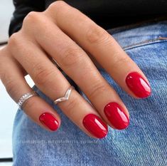 Short Red Nails, Rounded Acrylic Nails, Piercings Nose, Red Gel Nails, Red Acrylic Nails, Formal Nails, Round Nails, Red Nail, Nagel Inspo