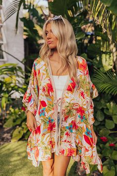 Resort Look, Draped Sleeves, Drape Sleeves, Tropical Style, The Beach, Floral Print, Honey, Floral Prints, Fashion Accessories