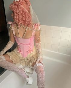 Marie Antoinette Halloween Costume, Halloween Costume Corset, Marie Antoinette Costume Halloween, Cake Costume, Marie Antoinette Costume, Bows Ribbon, Corset Outfit