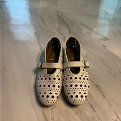 Excellent Condition! Gently Used White Alaia Vienne Flats. Size Eu 40 Soles Have Been Replaced- Like New. Leather Perforated Buckle Closure Loafer Flats, Flat Shoes Women, Like New, Loafers, Buckle, Women Shoes, Leather