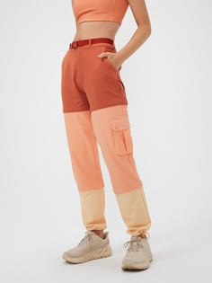 Rock Climbing Pants, Rock Climbing Outfit, Best Hiking Pants, Climbing Outfit Woman, Woman Hiking, Climbing Pants, Hiking Pants Women, Hiking Outfit Women, Travel Pants