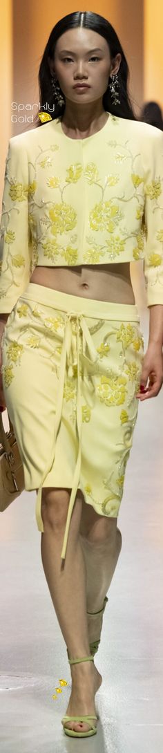 #GeorgesHobeika #Spring2025 #Collection2025 #Runway #SparklyGold #HauteCouture #Fashion Hobeika Couture, Trends 2025, Afternoon Delight, Spring 2025, Georges Hobeika, Yellow Fashion, Couture Fashion, Fashion Collection