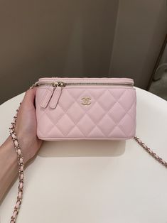 Chanel Quilted Mini Vanity RectangularRose Clair Lilac Caviar LGHWMirror interiorSize 16 x 10 x 8 cmChain drop 56 cm32 seriesMarch 20229.8/10 Like New (minor non-noticeable interior zip rub and tiny dot mark otherwise like new)Includes full set box, dust bag, ity card and receiptPrice now 3800 sgd 2840 usd CN5798-01 / CN5789-01 Chanel Vanity Bag, Chanel Vanity, Mini Vanity, Minimal Storage, Vanity Bag, Gold Ounce, Chanel Bag, Full Set, Luxury Bags