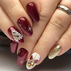 Holiday Acrylic Nails, Xmas Nail Art, Feather Nails, Christmas Gel Nails, Christmas Nail Art Designs, Christmas Nails Acrylic, Winter Nail Designs, Xmas Nails, Christmas Nail Designs