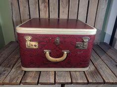 Vintage Skyway Suitcase. Measurements are 18x18x11 inches. 1950s Suitcase, Vintage Brown Cases With Luggage Sleeve, Vintage Rectangular Case With Luggage Sleeve, Vintage Suitcase Pet Bed, 1940s Luggage Suitcases, Vintage Luggage, Hat Boxes, Suitcase Traveling