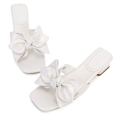 Dama Shoes For Quince, Sandals With Bows, Cute White Shoes For Women, Flat Bride Shoes, Hoco Shoes Short Heels, White Small Heels, Homecoming Shoes Flats, Wedding Slippers For Bride, Cute Shoes White