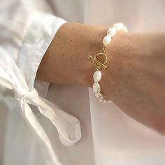 Pearl Toggle Clasp Bracelet. Gold Filled Pearl Bracelet. Pearl - Etsy Wedding Pearl Bracelet, Toggle Clasp Bracelet, Pearl Beaded Bracelet, Pearl Bracelet Wedding, Gold Pearl Bracelet, Silk Bracelet, Bracelet Pearl, Clasp Bracelet, Freshwater Pearl Bracelet