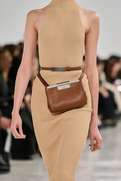 Max Mara Spring 2025 Ready-to-Wear Collection | Vogue Runway Looks, Vogue Runway, Max Mara, Fashion Show, Ready To Wear, Spring Summer, Vogue, Models, How To Wear