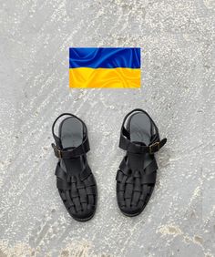 These are our bestsellers: soft cute and comfy! Will be made to order in our family owned workshop in Kyiv. Your support is highly appreciated 🙏 Upper: leather  Insole: leather Sole: polyurethane Leather Fisherman Sandals, Open Toed Shoes, Leather Sandals Handmade, Fisherman Sandals, Handmade Sandals, Leather Sandals Women, White Sandals, Beauty And Fashion, Sandals Summer