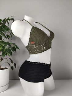 Crochet Bustier, Go Swimming, Top Bustier, Yarn Gifts, Camouflage Green, Bustiers, Bra Top, Deep V Neck, Vintage Stil