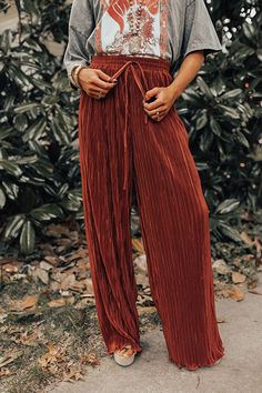 Rust Colored Pants Outfit, Rust Pants Outfit, Boho Pants Outfit, Rust Pants, Wide Leg Pants Casual, Tassels Fashion, Colored Pants