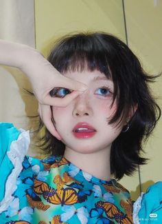 Hime Cut, Face Drawing Reference, Short Bangs, Figure Poses, Short Hair With Bangs, New Haircuts, Pose Reference Photo, Makeup Inspo, Pose Reference