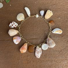 Shell Jewellery, Hawaii Jewelry, Beachy Jewelry, Sea Glass Bracelet, Shell Crafts Diy, Hawaiian Jewelry, Seashell Jewelry, Shell Bracelet, Glass Bracelet