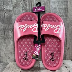 Barbie Women's Mattel Beach Slides Sandals Slip-On Logo Pink Size 7 New With Tag. Sandals In Photos Are The Exact One You Are Purchasing. Please Examine The Photos Entirely As They Are Part Of The Details. If The Shoe Has Any Flaw, It Will Be Shown In The Photos And Will Be Noted In The Condition Description. -Size: 7 -Color: Pink -Slip-On -Rubber Outsole Due To Variations In Phone Displays Or Computer Monitor Settings And The Light Brightness When Taking Photos, The Real Color Of The Item May B Non-slip Round Toe Flip Flops For Beach Season, Closed Toe Jelly Sandals For Beach Vacation, Fun Non-slip Open Toe Slippers, Closed Toe Synthetic Slippers For Beach Season, Slip-on Jelly Sandals For Beach Vacation, Non-slip Round Toe Sandals For Beach Season, Synthetic Flat Flip Flops For Vacation, Summer Jelly Slip-on Sandals For Beach Season, Summer Slip-on Jelly Sandals For Beach Season