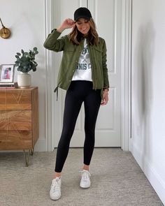 Cute Running Errands Outfit, Olive Jacket Outfit, Outfits Pantalon Verde, Olive Green Jacket Outfits, Errands Outfit Spring, Green Jacket Outfit, Running Errands Outfit, Errands Outfit, Fitted Bodycon Dress