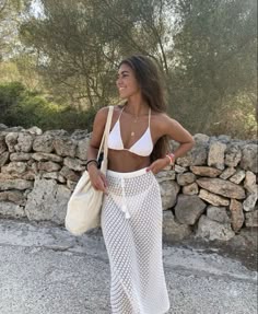 Mediterranean Boho Outfit, Vacation Boat Outfit, Cyprus Aesthetic Outfits, Cyprus Outfits, Boat Outfit Women, Carribean Outfits, Hawaii Looks, Vacation Beach Outfit, Outfits Hawaii