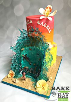 there is a cake that has been made to look like a cave in the sand