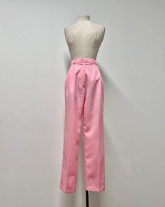 Cool 70s soft pink women's trousers by La Classe Condition: Good, has some minor wear reflected in photos. (may show signs of wear but overall in good vintage condition) Measurements flat lay: waist: 24-25" hips: 40" rise: 13" length: 39.5" Pantalon Rose, Womens Trousers, Vintage Soft, Womens Pants, Straight Leg Trousers, Vintage Rose, Vintage Roses, Women's Trousers, Trousers Women