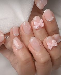 Short Nail Designs Coquette, Coquette Gel Nails, Coquette Short Nails, Short Nail Inspo Pink, Pink And White Short Nails, Short Coquette Nails, Coquette Nails Short, Almond Gel X Nails, Kpop Idol Nails