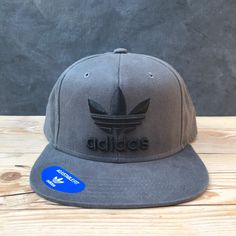 Brand New Adidas Originals Grey With Black Logo Adjustable Snap Back Hat/Cap 9422, C.4 Gray Snapback Fitted Hat For Streetwear, Gray Adjustable Snapback Flat Cap, Casual Gray Fitted Hat For Outdoor, Sporty Gray Snapback Hat With Flat Bill, Gray Sporty Snapback Hat With Flat Bill, Sporty Gray Snapback Hat With Curved Brim, Gray Snapback Hat With Flat Bill, Sporty Style, Casual Gray Snapback Fitted Hat, Gray Adjustable Urban Snapback Hat