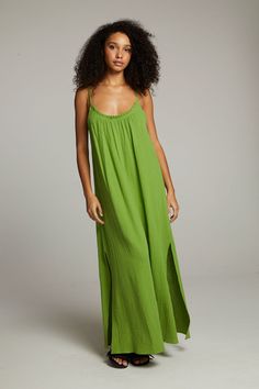 The Bull Maxi Dress in piquant green is a summer essential you'll wear for seasons to come. Whether you're having a beach day or brunch with friends, you'll reach for our maxi all summer long. Style with wedges and statement jewelry.Model is 5'9" and wearing size small.Fabric Content: 100% CottonImportedStyle: CWA136-P Brunch With Friends, Green Maxi Dress, Green Maxi, The Bull, Summer Essential, Jewelry Model, Maxi Dress Green, Long Style, Summer Essentials