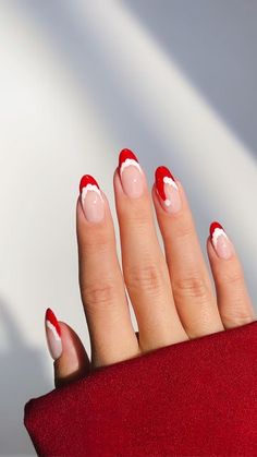 Simple Christmas Inspired Nails, Chrismath Nails, Christmas Acrylic Almond Nails, Nails In November, Christmas Nails No Tips, Cute Subtle Christmas Nails, Simple Nail Designs For Christmas, Cute Simple Nails Christmas