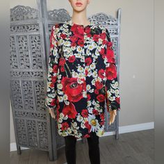 Dolce Gabbana Poppy Daisy Floral Print Blazer Coat. This Is A Red And White Poppy Floral Print On Textured Jacquard And Has Black Silk Lining. New - Tags Are Still Attached. Size 38 Which Is An Approximate 0-2 Us Chic Floral Print Formal Outerwear, Formal Long Sleeve Floral Print Outerwear, Designer Fall Floral Print Outerwear, Designer Floral Print Fall Outerwear, Designer Floral Print Outerwear For Work, Designer Floral Print Workwear Outerwear, Fall Silk Outerwear With Floral Print, White Blazer Women, Dolce Gabbana Jacket