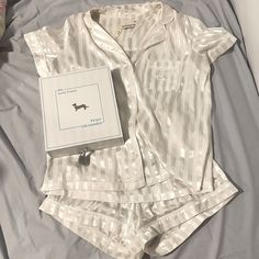 Peter Alexander white satin pajama set with box Pijama Satin, Satin Pjs, Satin Pj Set, Satin Pajama Set, White Pajamas