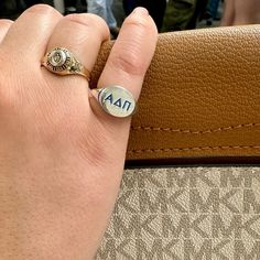 Up close and personal with our customizable ADPi signet ring! With 7 colors to choose from, this ring makes the perfect accessory!

#maziandzo #sororityjewelry #adpi #signetring #customjewelry