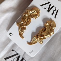 Butterfly Clasp Closure Metal Gold Color Leaf Earrings. Bnwt. Never Worn Zara Single Earring For Party, Elegant Single Earring By Zara, Elegant Zara Single Earring, Chic Zara Earrings For Party, Chic Party Earrings By Zara, Chic Zara Drop Earrings, Zara Elegant Drop Earrings, Chic Zara Earrings For Gift, Zara Gold Party Earrings