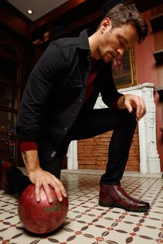 Materials Upper: LeatherLining: LeatherSole : Rubber Montreal Royalty: Handcrafted Burgundy Leather Ankle Boot for Men Premium Material: Meticulously handcrafted from 100% genuine calf leather, ensuring a luxurious and durable finish. Warm Interior: Lined with a cozy interior to keep you warm and comfortable during colder seasons. Elegant Burgundy Exterior: The exterior boasts an elegant burgundy color in high-quality leather, exuding sophistication. Royal Handcraft Detailing: Featuring royal ha Masculine Chelsea Ankle Boots For Fall, Masculine Ankle Chelsea Boots For Fall, Masculine Fall Chelsea Ankle Boots, Masculine Chukka Ankle Boots For Fall, Masculine Ankle Chukka Boots For Fall, Goodyear Welted Moc Toe Chelsea Boots For Fall, Masculine Fall Ankle Chukka Boots, Fall Chelsea Boots With Goodyear Welt And Moc Toe, Masculine Chelsea Boots With Leather Sole For Fall