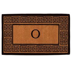 a door mat with the letter o in black and tan design on it's border