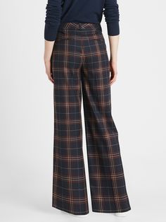 SLIM WIDE-LEG: A slimmed down version of our High-Rise Wide-Leg pant, the Slim Wide-Leg has a narrower fit from hip to knee and a not-too-wide leg for a flattering fit.  WASHABLE & COZY: Made in Italy's Lanificio Comatex mill, this cozy fabric has a Wide Leg Pants Outfit, Plaid Pants, Business Attire, Work Attire, Work Fashion, Wide Leg Trousers, Autumn Winter Fashion, Leg Pants, Work Outfit