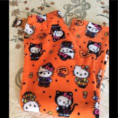 Hello Kitty Halloween Plush Pajamas Brand New With Tags Size Medium Cute Orange Sleepwear For Loungewear, Cute Halloween Pajama Party Sleepwear, Playful Halloween Sleepwear For Pajama Party, Cute Halloween Sleepover Sleepwear, Playful Sleepwear For Halloween Pajama Party, Playful Halloween Sleepwear For Sleepover, Hello Kitty Orange, Plush Pajamas, Kuromi Clothes