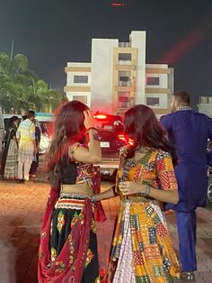 Garba Snap, Garba Pics, Navratri Snap, Garba Poses, Navratri Poses, Navratri Pictures, Garba Night, Garba Outfit