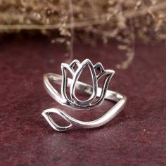 925 Sterling Silver lotus Flower Ring, Adjustable lotus Flower Ring, Women Wedding Ring, Handmade Designer Ring, plain And Simple Ring,  Dimension :- JEWELRY CATEGORY:- HANDMADE RING PLATING:- Silver METAL: -  925 STERLING SILVER  RING SIZE:- ALL SIZES AVAILABLE PURTY:- 925 Shipping:- All the parcels will be shipped with in 1-2 days of purchase... Payment:- We accept payment through PAYPAL only.... I make every effort to picture each item as realistic as I can but colors can be slightly differen Lotus Flower Ring, Women Wedding Ring, Lotus Ring, Simple Ring, Ring Women, Ring Promise, Rings Simple, Flower Ring, Anniversary Ring