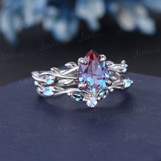 Wedding Rings With Gemstones, Alexandrite Ring Silver, Dream Engagement Rings Unique, Colored Wedding Rings, Fantasy Wedding Rings, Nice Rings, Cute Promise Rings, Born In June, Smaragd Ring