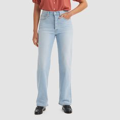 Levi's® highest high rise yet. The Ribcage Jean—with its soaring 12-inch rise—has become a hip-slimming, waist-defining, leg-lengthening obsession. This fit will show off your figure and make you feel as amazing as you look. In 1873, Levi's ® invented the blue jean. What started as a piece of clothing for the American worker quickly became an icon of American style around the globe. And every Levi's ® style is crafted with the same high standard of craftsmanship and quality they've always been k Ribcage Design, Ribcage Jeans, Straight Crop Jeans, All Alone, Levis Women, Rib Cage, Bottom Clothes, Pair Of Pants, Blue Jean