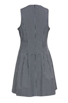 Go for a classic springtime look with this gorgeously gingham frock! Perfect for wearing with espadrille flats or your favorite sandals when you want some light and girly style for those sunny days. Size 10 59% Polyamide, 41% Nylon Tent, shift silhouette Rounded neckline Pockets at hip Zippered back Fully lined Waist 32" Bust 34" Total length 35" Preppy Daywear Dresses For Spring, Preppy Spring Day Dresses, Sleeveless Black Plaid Dress For Spring, Preppy Spring Daywear Dresses, Classic Fitted Plaid Summer Dress, Preppy Spring Workwear Dresses, Casual Plaid Dress For Spring Picnic, Casual Gingham Plaid Dress For Daywear, Classic Gingham Dress