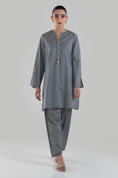 Sana Safinaz SS24ESE246P2T Monochrome Collection 2024 Elegant Patterned Spring Sets, Elegant Patterned Sets For Eid, Elegant Patterned Sets With Printed Motifs, Elegant Workwear Lawn Suit With Printed Motifs, Elegant Lawn Suit With Printed Motifs For Work, Fitted Patterned Sets For Workwear, Casual Long-sleeved Lawn Suit For Work, Casual Long Sleeve Lawn Suit For Work, Elegant Patterned Lawn Suit