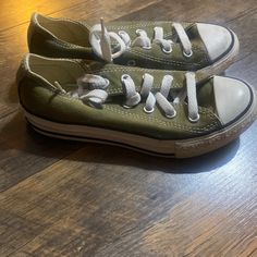 Nwot Converse Green Shoes Size 13 Casual Closed Toe Sneakers For School, Non-slip Lace-up Converse Sneakers, Converse Round Toe Canvas Shoes For School, Converse Lace-up Sneakers For School, Converse Canvas Shoes, White Converse Sneakers, Converse White, Kids Converse, Green Shoes