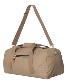 With its weather-proof design and vintage-inspired styling, Wayfarer Canvas Duffel is the travel duffel bag that outshines the rest. Made from polycotton material that is ultra-durable, this stylish duffel is packed with functional designs such as large internal compartment, front zipper pocket, reinforced bottom, carry handle, zippered main opening with protective rain cover, and detachable shoulder strap and more, which makes this the last all-purpose duffel you will ever need. Polycotton canv Hand Bags Ideas, Luggage Ideas, Canvas Duffel Bag, Traveling Bag, Travel Duffel Bag, Military Bag, Inside My Bag, Bags Ideas, Doctor Bag