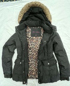 Women’s Size XS Betsey Johnson Black Faux Fur Long Puffer Winter Coat Jacket. 2000s Winter Jacket, Cute Coats For Winter, Jacket Inspo Winter, Fashion Killa Winter, Winter Jacket Aesthetic, Y2k Winter Jacket, 2000s Fashion Winter, Winter Outfits Coat, 2000s Fashion Fall