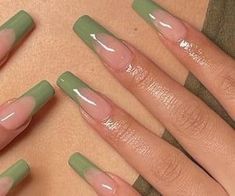 pinterest- millipreeya15 Green Gel X Nails, Apres Gel X Nails Design, Green Nails Square, Goddess Manifestation, Nails Square Long, Euphoria Nails, Green Acrylic Nails, Unghie Nail Art, Edgy Nails