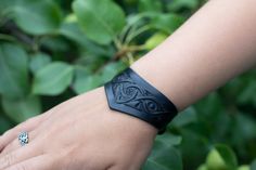 "This witchcraft black bracelet will help you immerse yourself in a dark fairy tale! It will decorate Dark Mori and Forest Witch looks. It will really suit your gothic and wiccan style. The leather bracelet looks elegant on a woman's hand and has a size adjustment. Add magic to your life!  You can change the size of the bracelet: you need to unscrew the button and move it to another hole. Wrist size 1: 6.3\" (16 cm) - 7.4\" (19 cm) Wrist size 2: 7.4\" (19 cm) - 9.8\" (25cm) If you would like a s Bracelet En Cuir Diy, Celtic Wedding Dress, Witch Bracelet, Wicca Jewelry, Goddess Bracelet, Celtic Bracelet, Diy Leather Bracelet, Forest Witch, Dark Mori