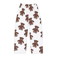 Cozy teddy bear pattern pajama pants, perfect for Christmas and winter nights. Made of 100% brushed polyester for a soft feel, with an elastic waistband for extra comfort. Ideal for women looking for festive and comfortable loungewear during the holiday season. Product features - 100% Polyester fabric for durability and quick drying - Convenient size and care label inside waistband - Soft hand-feel with high stitch density - Lightweight material (5.6 oz/yd²) - Assembled in the USA from globally sourced parts Care instructions - Do not dryclean - Do not iron - Tumble dry: low heat - Do not bleach - Machine wash: cold (max 30C or 90F) Cute Nightwear, Christmas Lounge, Christmas Pyjamas, Comfortable Loungewear, Womens Pajamas Pants, Teddy Bear Pattern, Sleep Shorts, Winter Nights, Pajama Robe