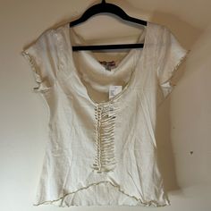 Cute, Summer Top. New. Urban Outfitters. Size M Cream/White Fitted Off White Tops For Summer, Fitted Off White Short Sleeve Tops, Fitted Off-white V-neck Top, Fitted V-neck Off White Top, Off White Short Sleeve Top For Beach, Off White Cotton V-neck Top, Fitted Off White Summer Top, Fitted Off-white Summer Top, Urban Outfitters White V-neck Tops